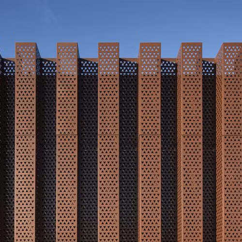 Composite de cuivre pour revêtement mural de façade